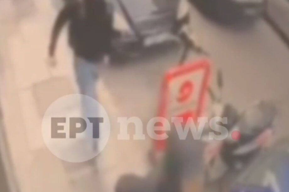 Καρέ καρέ η διαφυγή των δραστών που μαχαίρωσαν τον 17χρονο στον Άγιο Παντελεήμονα (βίντεο)