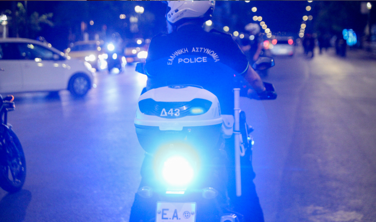 Χτύπησαν και μαχαίρωσαν 19χρονο για να του κλέψουν το κινητό στη Γλυφάδα