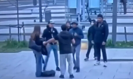 Βέλγιο: Βάναυση, άγρια επίθεση σε νεαρό που υπερασπίστηκε κοπέλα η οποία δέχτηκε παρενόχληση (βίντεο)