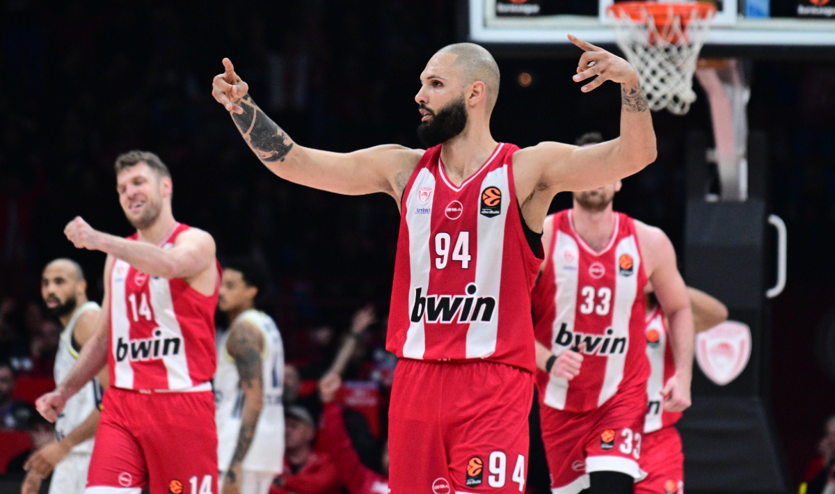 Euroleague: Με οδηγό τον Φουρνιέ ο Ολυμπιακός νίκησε τη Φενέρ και βλέπει κορυφή