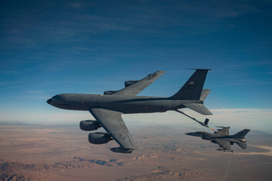 ΗΠΑ: Δυστύχημα η συντριβή του ιπτάμενου τάνκερ KC-135, 4 οι νεκροί