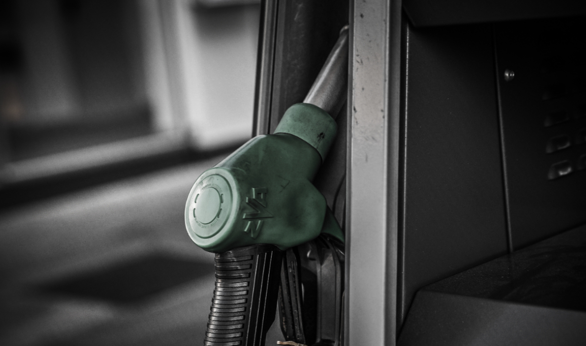 Καύσιμα: Τι θα γίνει με τις τιμές σε βενζίνη και πετρέλαιο μετά το πλαφόν