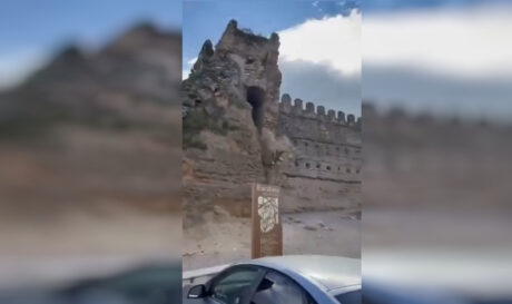 Ισπανία: Τρομακτική στιγμή αιφνίδιας κατάρρευσης πύργου σε μεσαιωνικό κάστρο της Ισπανίας (βίντεο)