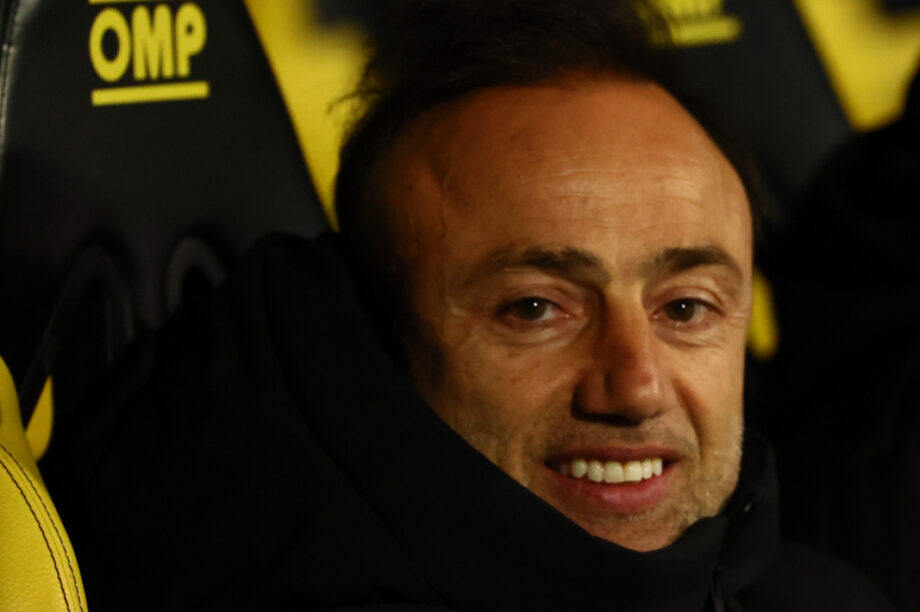 Κόντης χαμόγελο