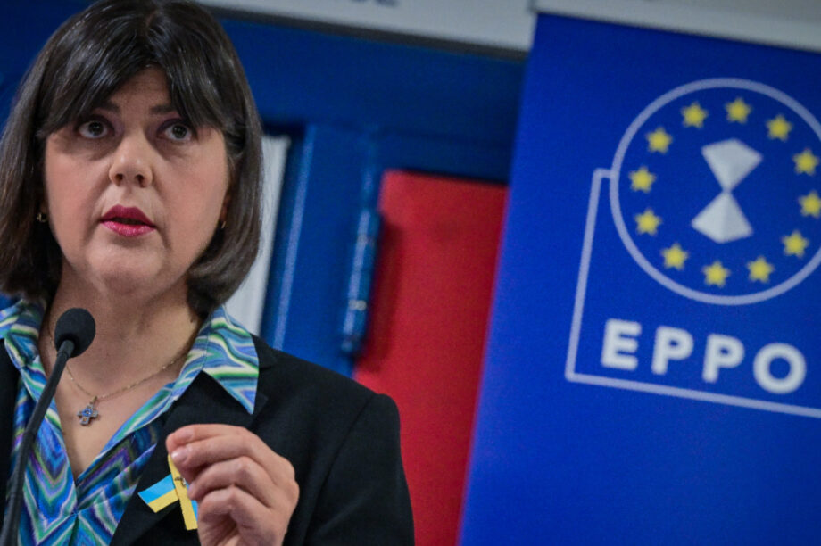 Λάουρα Κοβέσι ΝΕΟ