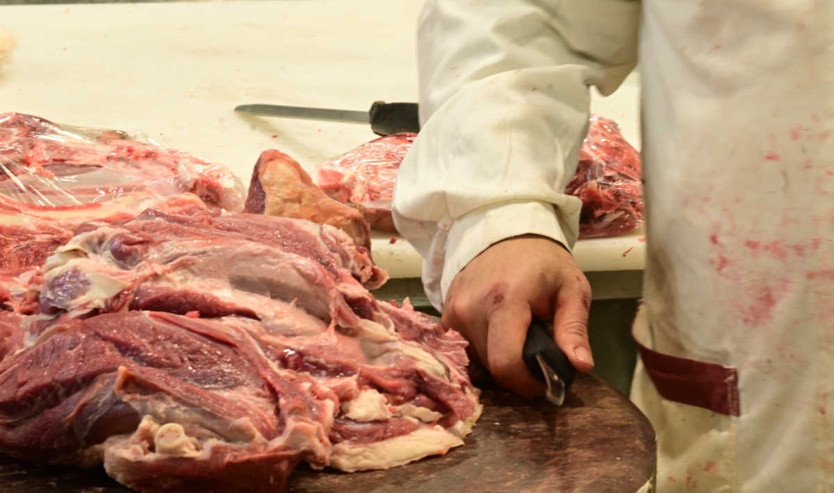 «Στοπ» από επτά χώρες στο ελληνικό κρέας λόγω αφθώδους πυρετού