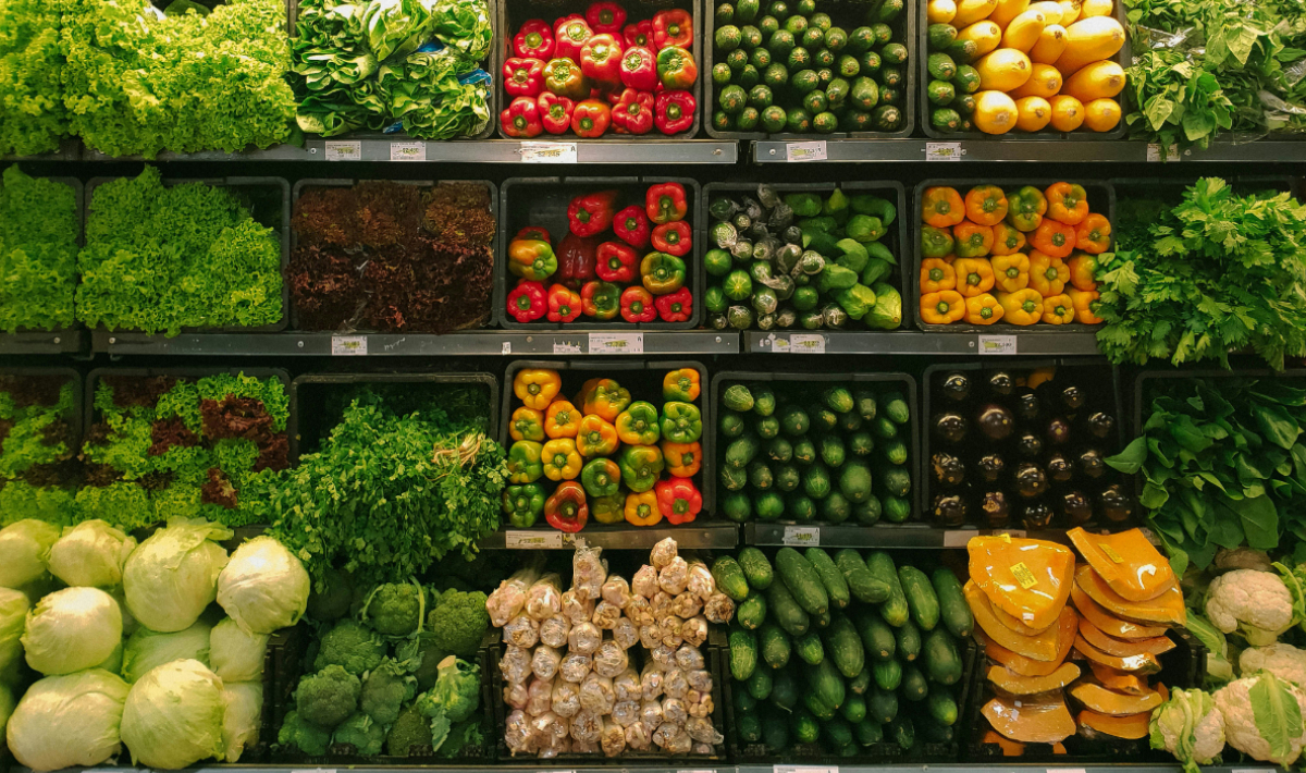 Πετρέλαιο και λιπάσματα φέρνουν νέες αυξήσεις στα τρόφιμα (βίντεο)