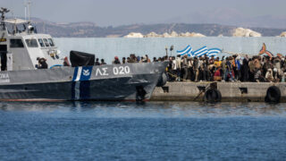 Λιμενικό Μετανάστες