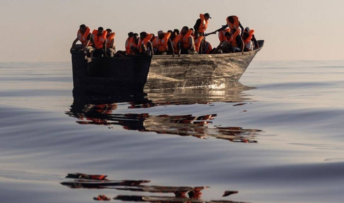 Μεταναστευτικό κύμα στα νότια της Κρήτης: Αποβιβάστηκαν στην Άρβη και μεταφέρθηκαν στο Ηράκλειο