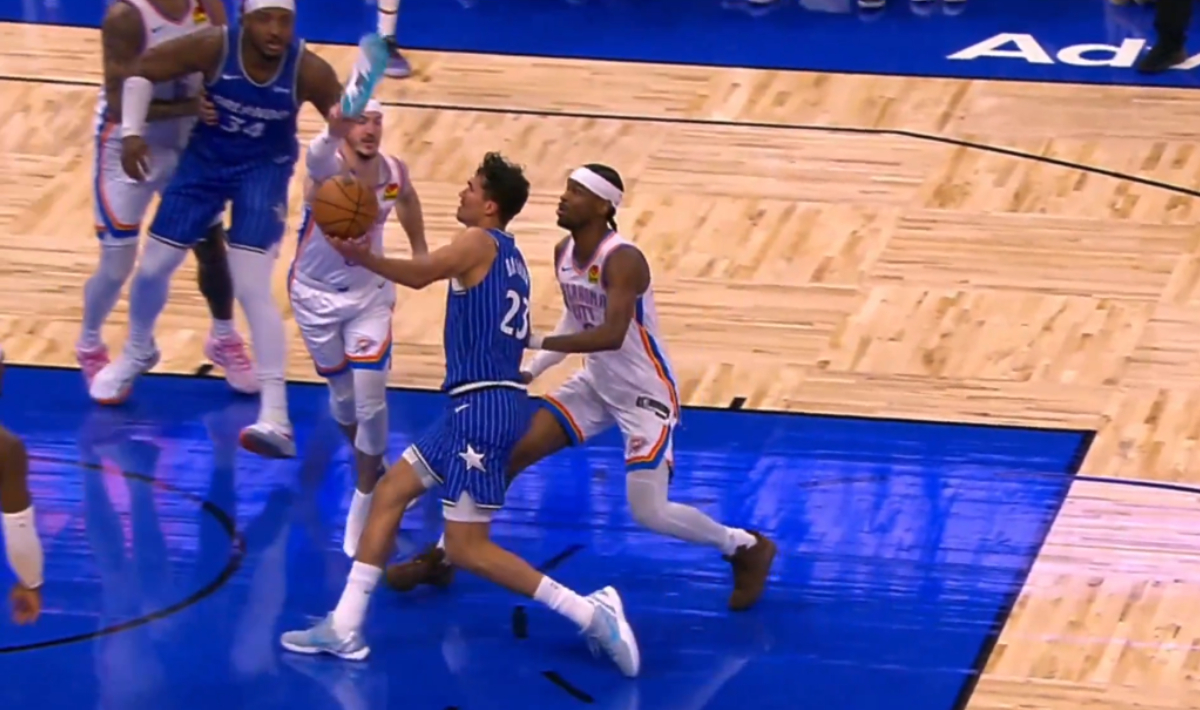 Παίκτης του ΝΒΑ προσπάθησε να «ταπώσει» αντίπαλό του με το… παπούτσι! (βίντεο)