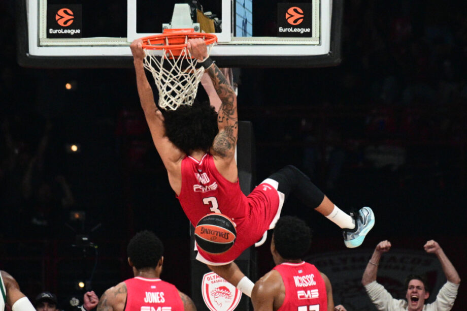 Ολυμπιακός Μπάσκετ Κάρφωμα