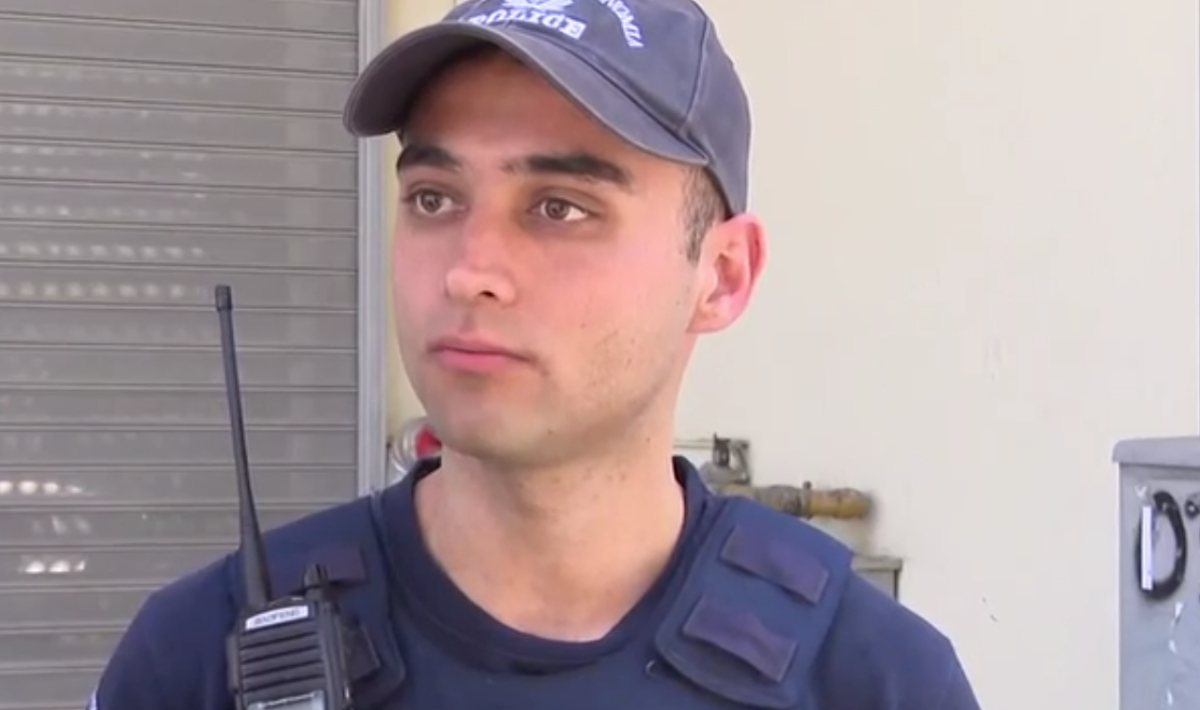 Συγκλονίζει ο αστυνομικός που έσωσε 38χρονη στη Θεσσαλονίκη: «Υπήρχαν παντού αίματα στο πάτωμα, σε όλο το σπίτι» (βίντεο)