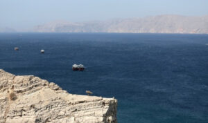 Χτυπήθηκε εμπορικό πλοίο στα Στενά του Ορμούζ – Φέρει σημαία Μάλτας