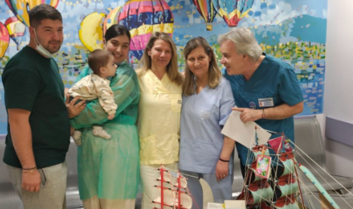 Βγήκε από τη ΜΕΘ το 5 μηνών βρέφος που είχε προσβληθεί από μηνιγγίτιδα (φωτο)