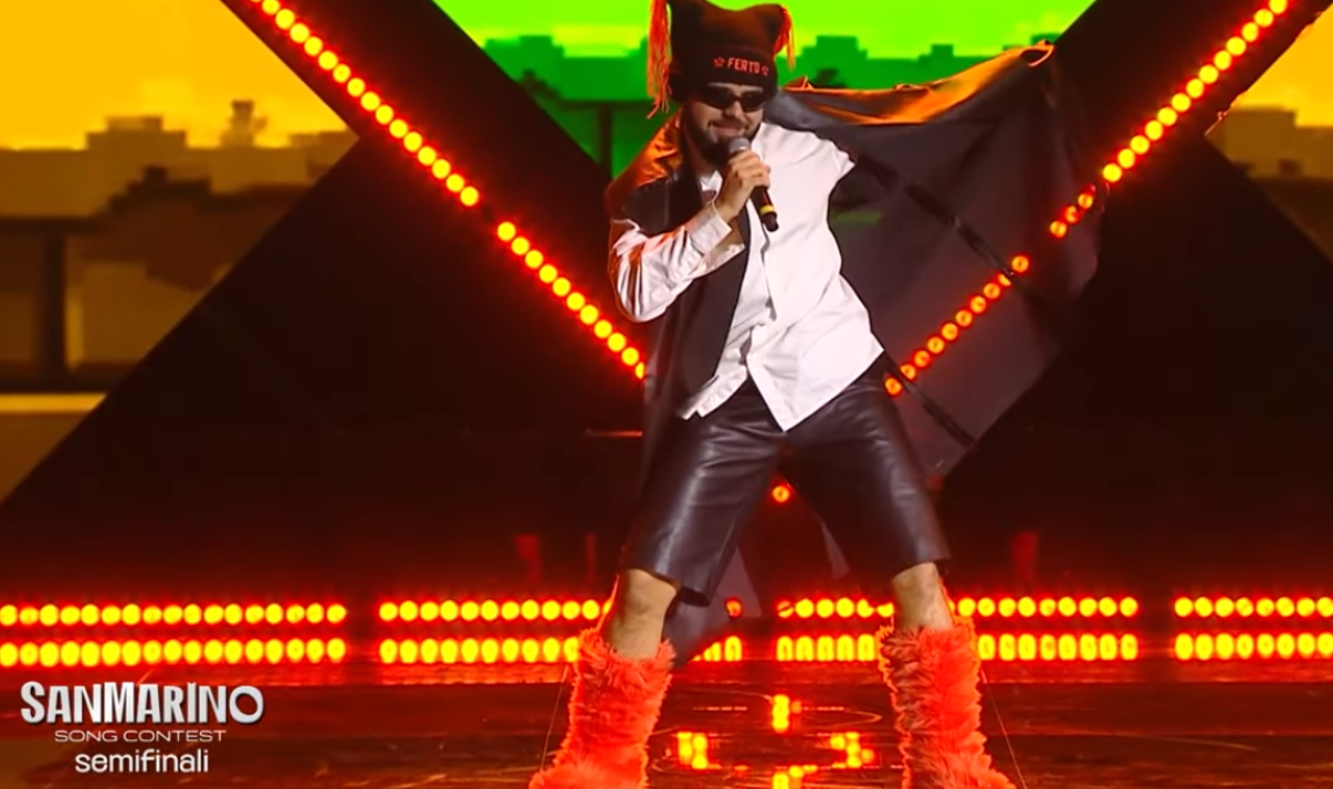 Eurovision 2026: Η εμφάνισή του Ακύλα στον δεύτερο ημιτελικό του San Marino (βίντεο)