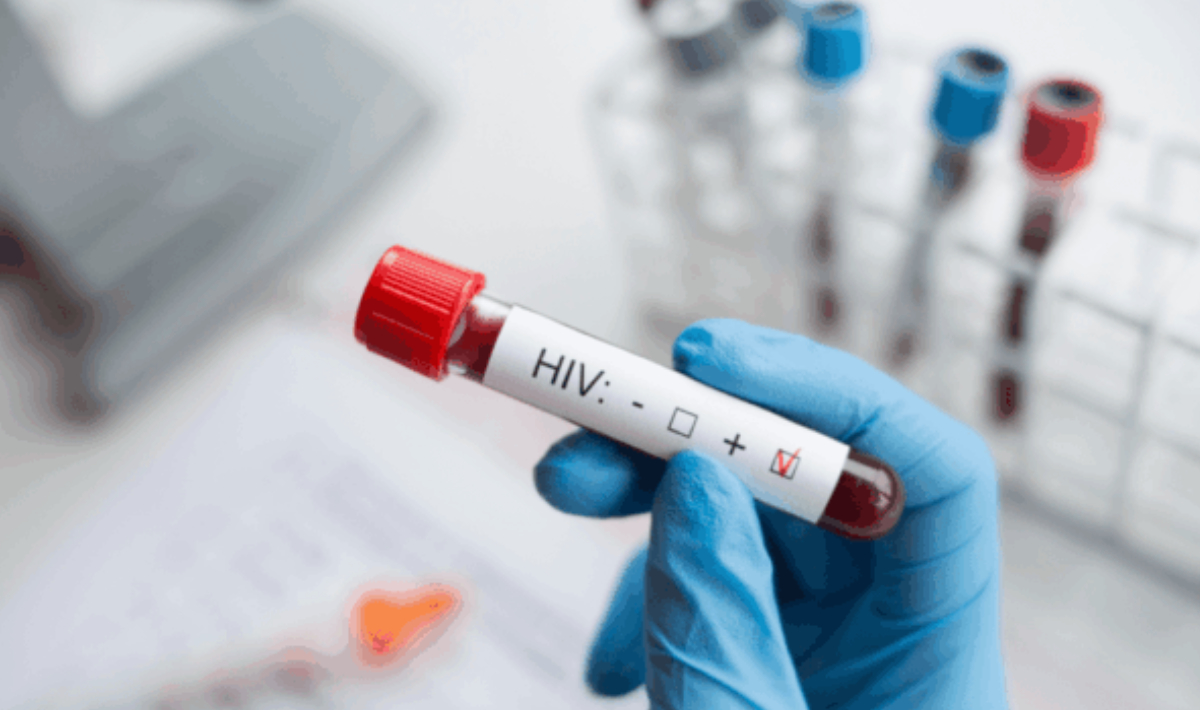 Γονείς στην Ιταλία μετέδωσαν τον ιό HIV στην κόρη τους και δεν την άφησαν να δει παιδίατρο μέχρι τα 6 χρόνια