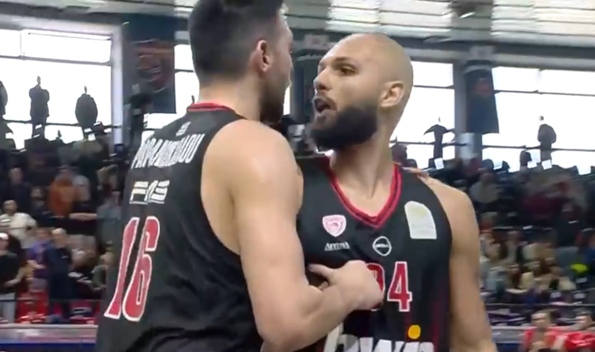 Μεγάλη ένταση ανάμεσα στον Φουρνιέ και φίλαθλο του Πανιωνίου – Δείτε βίντεο