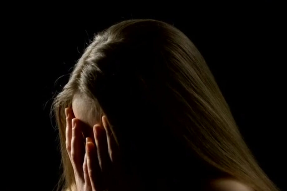 ανηλικη βια