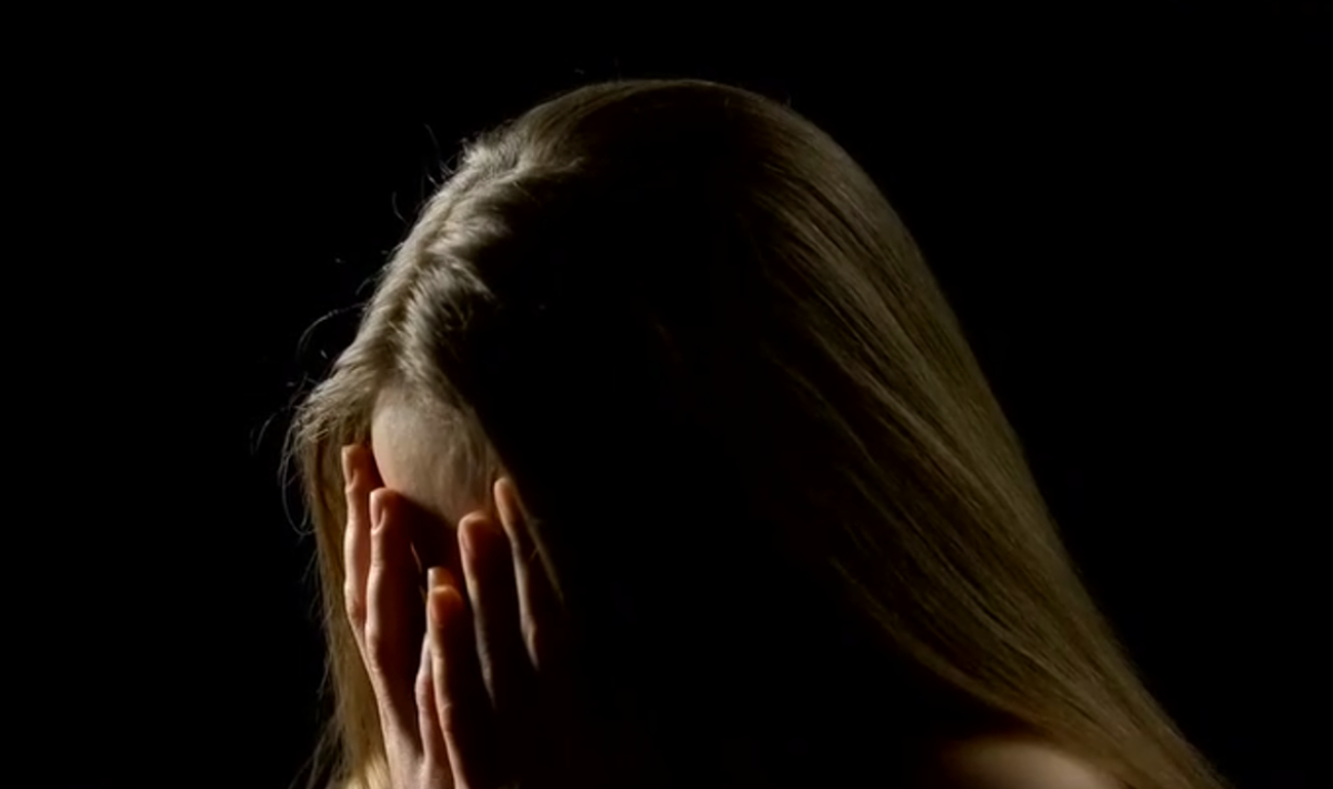 Bullying σε 11χρονη από ανηλίκους – «Την έβαλαν να γονατίσει και να ζητήσει «συγγνώμη» (βίντεο)