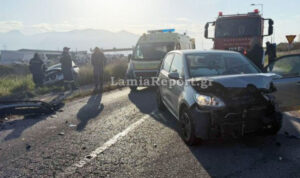Σοβαρό τροχαίο ατύχημα με τρεις τραυματίες στην είσοδο της Λαμίας – Δείτε εικόνες