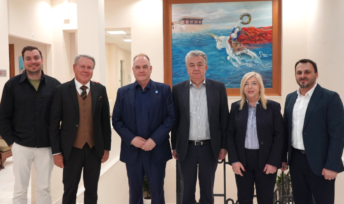 Ο Πρόεδρος της Ευρωπαϊκής Ομοσπονδίας Ζίου Ζίτσου και η Πρόεδρος της Ελληνικής Ομοσπονδίας του αθλήματος στον Περιφερειάρχη (φωτο)