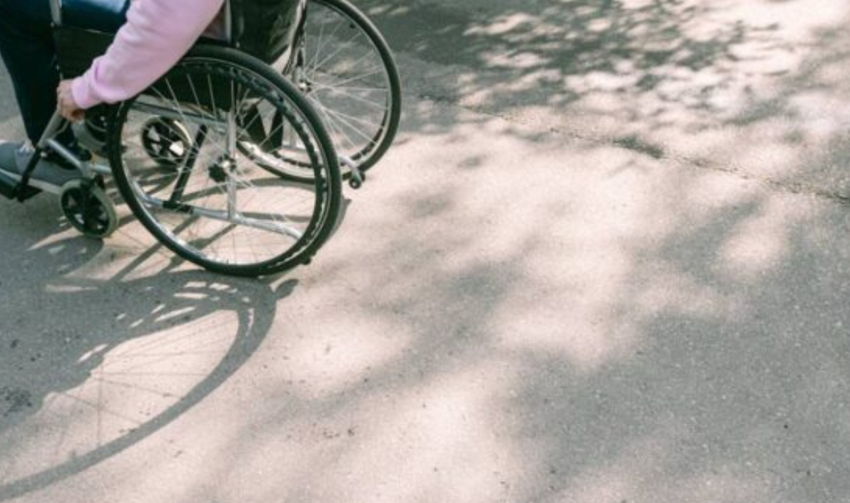 αναπηρικό αμαξίδιο ΑΜΕΑ