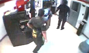 Νέο βίντεο από τη νύχτα θανάτου του Έπσταϊν – Οι περίεργες κινήσεις των φρουρών έξω από το κελί