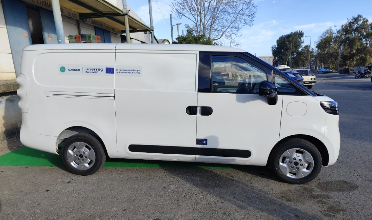 Ικανοποίηση για τη διανομή προϊόντων με ηλεκτρικό βαν που διέθεσε ο Δήμος Ηρακλείου στους επαγγελματίες της Κεντρικής Λαχαναγοράς (φωτο)