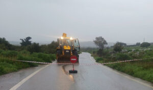 Βροχές «έκοψαν» δρόμους στον Μινώα Πεδιάδας – Σε επιφυλακή ο Δήμος