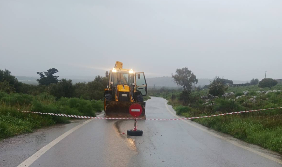 Βροχές «έκοψαν» δρόμους στον Μινώα Πεδιάδας – Σε επιφυλακή ο Δήμος