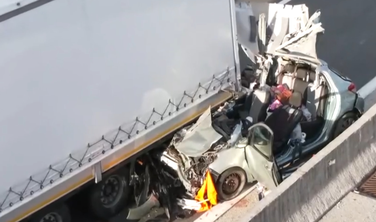 Εγνατία Οδός: Χειροπέδες στους τρεις οδηγούς για το τροχαίο με τους δύο νεκρούς (βίντεο)