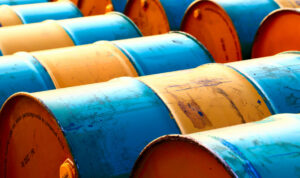 Πέφτουν οι τιμές του πετρελαίου με το βλέμμα στις εξελίξεις στον Λίβανο