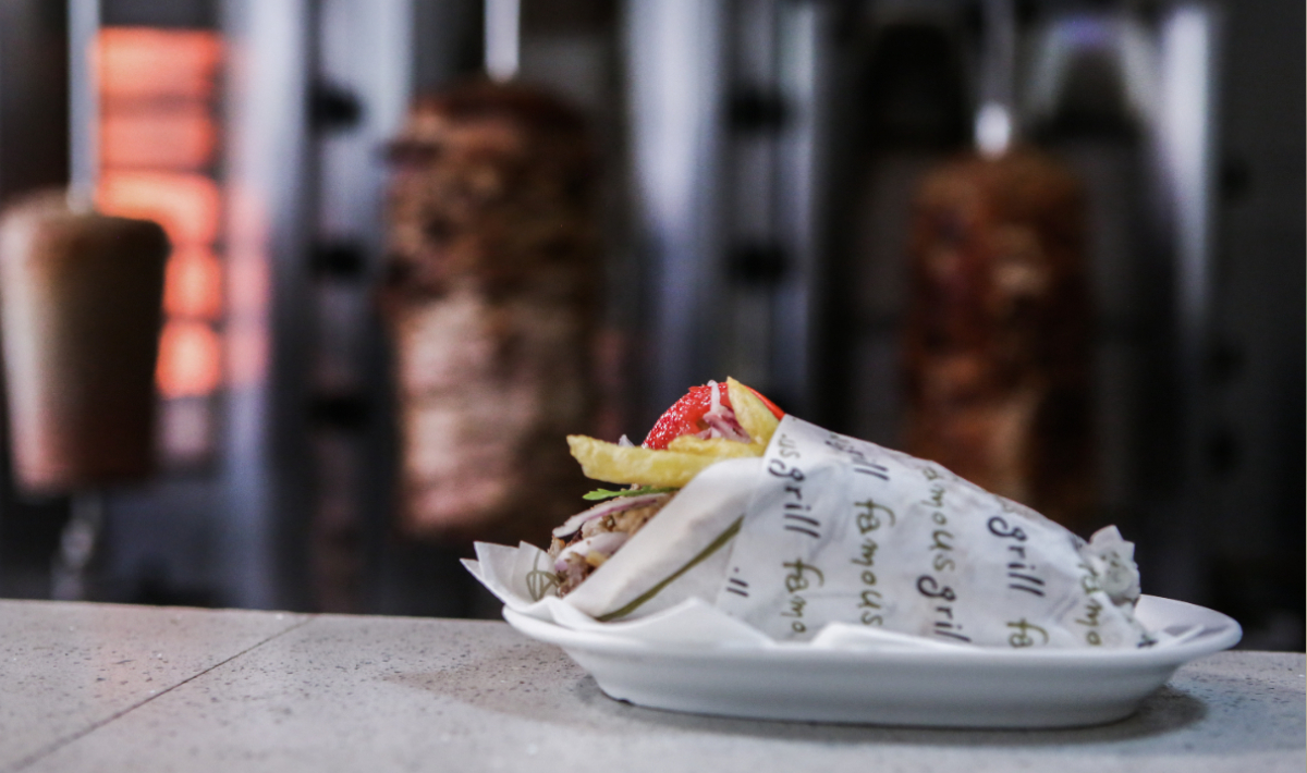 Σουβλάκι: Πως από γεύμα ανάγκης έγινε… είδος πολυτελείας