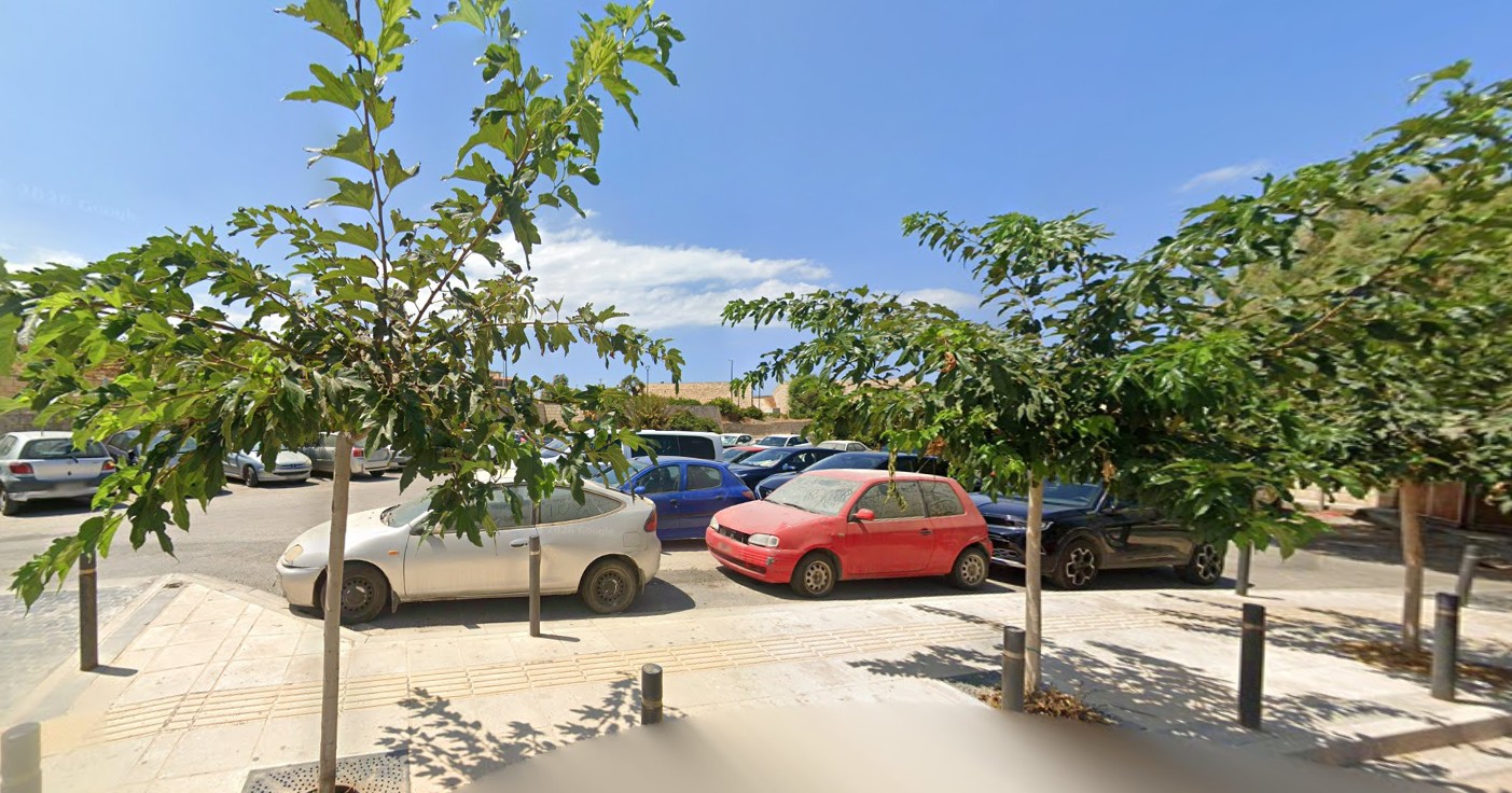 πρώην δημοτικά πάρκινγκ ενετικά τείχη