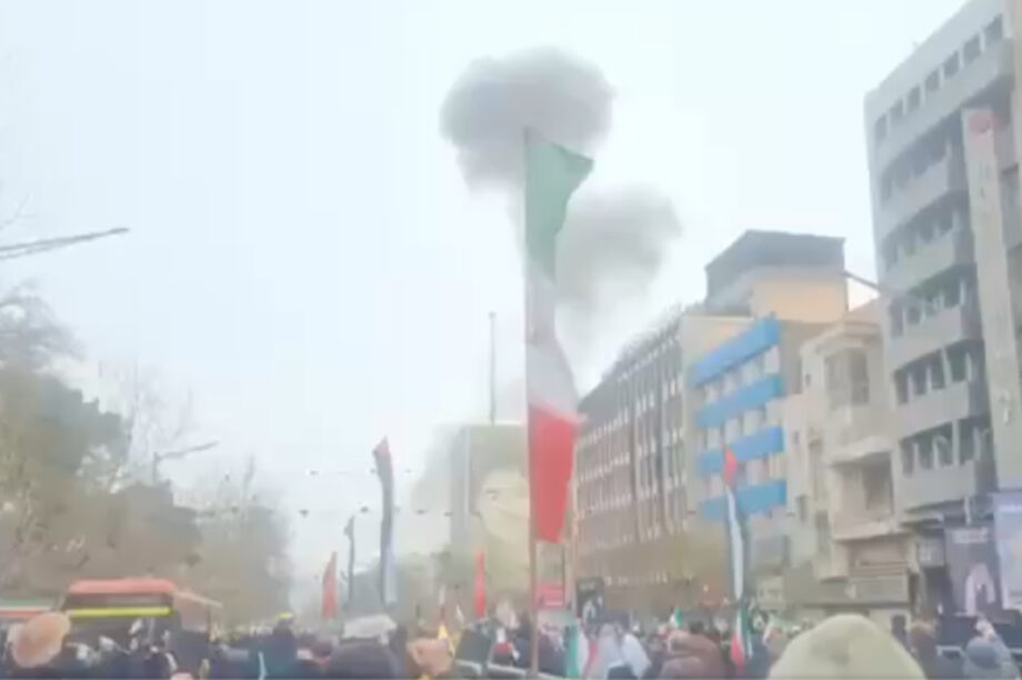 Εκρήξεις στην Τεχεράνη εν μέσω διαδήλωσης! (βίντεο)