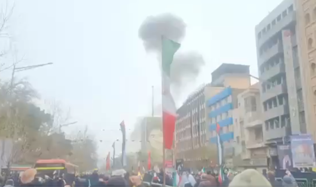 Εκρήξεις στην Τεχεράνη εν μέσω διαδήλωσης! (βίντεο)