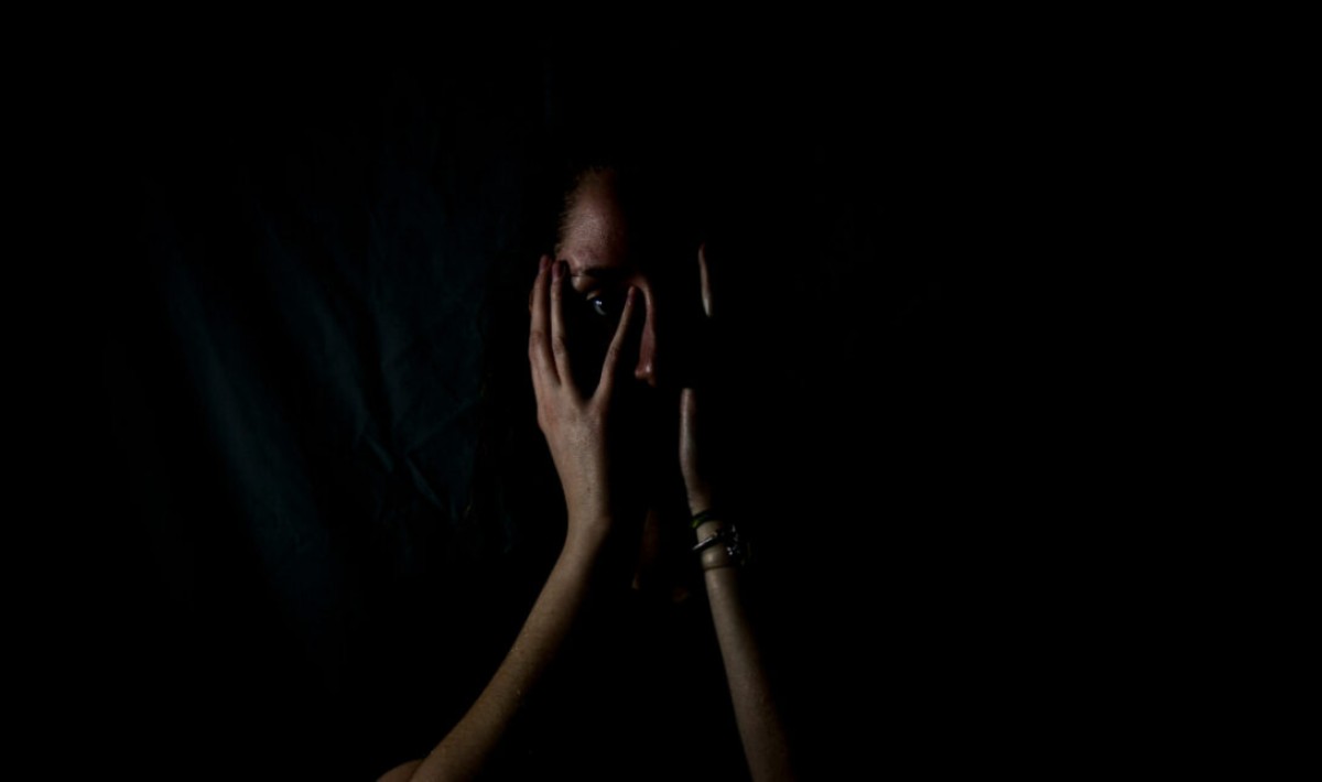 Θύμα κακοποίησης έπεσε 27χρονη από τον σύντροφό της – «Εκεί που κοιμόμουν με χτύπαγε»