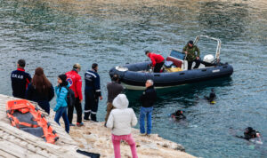Βουλιαγμένη: Το Σάββατο (28/3) η δύσκολη επιχείρηση ανάσυρσης της σορού του 34χρονου άτυχου δύτη (βίντεο)