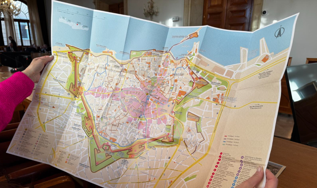 Στα μέλη του Δημοτικού Συμβουλίου Ηρακλείου ο χάρτης των Ενετικών Τειχών