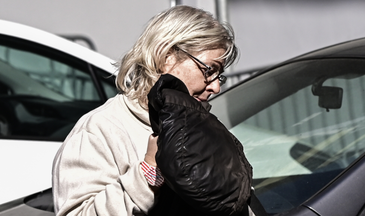 Παραδόθηκε πρώην βουλευτής της Χρυσής Αυγής Ελένη Ζαρούλια