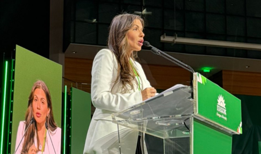 Η Ελένη Βατσινά στο Συνέδριο του ΠΑΣΟΚ: «Είμαστε έτοιμοι να διεκδικήσουμε ισχυρή εντολή για σχηματισμό Κυβέρνησης»