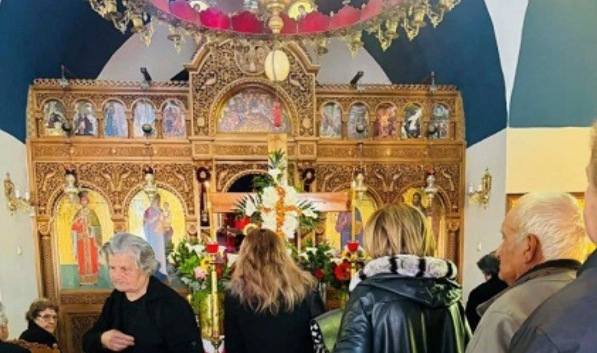 Πλήθος πιστών στους ναούς της Μεσαράς για την Κυριακή της Σταυροπροσκύνησης (φώτο)