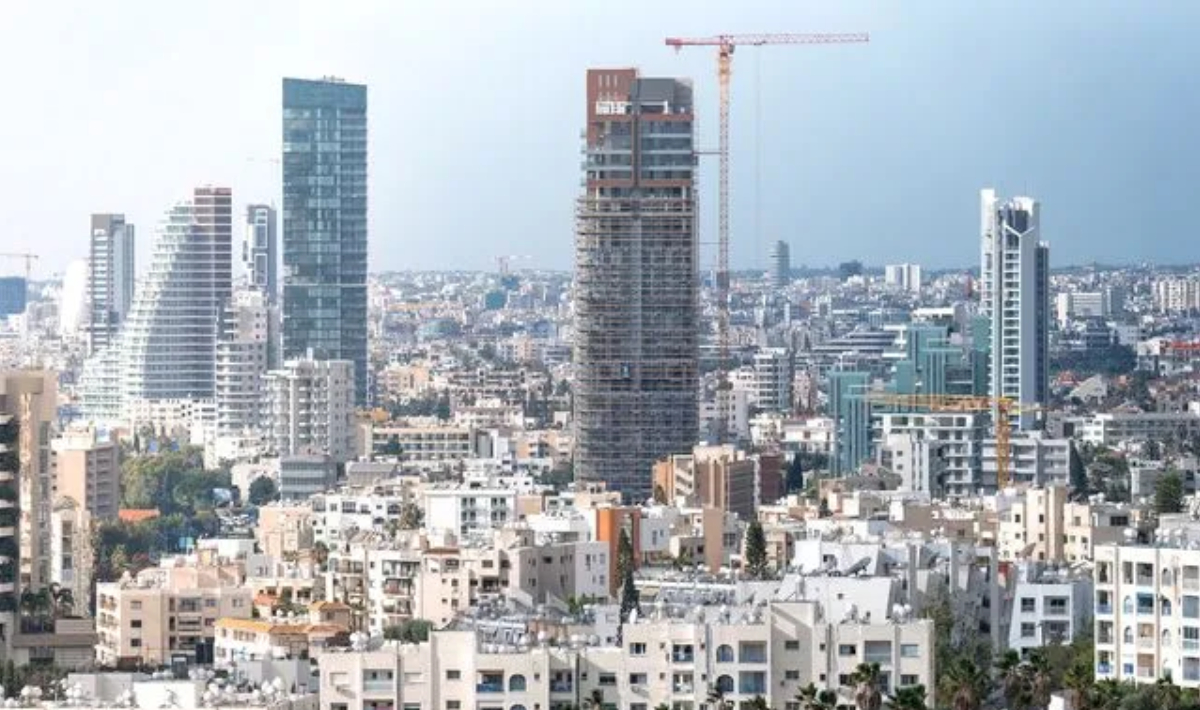 Κύπρος: Ήχησαν οι σειρήνες στο Ακρωτήρι στη Λεμεσό – «Σε εξέλιξη απειλή ασφάλειας»