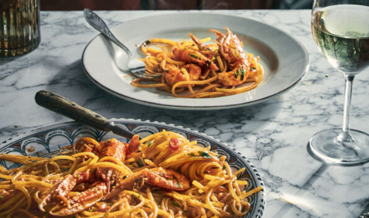 Αυθεντική ιταλική γαριδομακαρονάδα με λιγκουίνι και ντομάτα