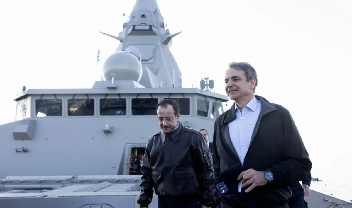 Στην Φρεγάτα «Κίμων» Μητσοτάκης και Χριστοδουλίδης