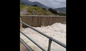 «Ζωντανεύει» ο Αποσελέμης – Δείτε βίντεο από τις ορμητικές ροές νερού που εντυπωσιάζουν!