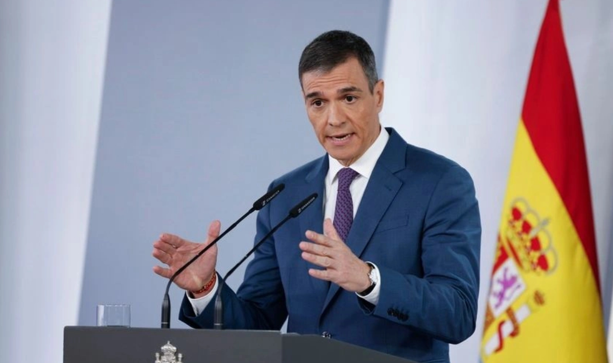 Η θέση της Ισπανίας είναι «όχι στον πόλεμο», επιμένει σε τηλεοπτικό διάγγελμα ο Σάντσεθ