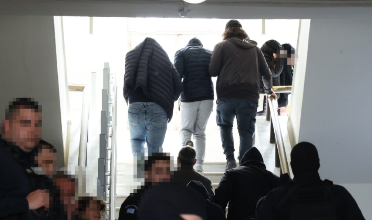 Ηράκλειο: Σήμερα οι απολογίες του φερόμενου “αρχηγού” και της συζύγου του για την εγκληματική οργάνωση