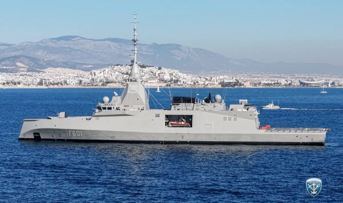 Φρεγάτα Κίμων: Εντυπωσιακό βίντεο από τον απόπλου από το λιμάνι της Λεμεσού