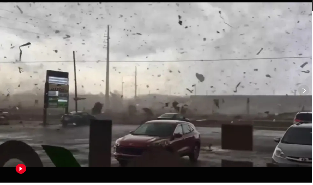 ΗΠΑ: Ισχυροί ανεμοστρόβιλοι χτυπούν το Μίσιγκαν – Νεκροί και τεράστιες καταστροφές (βίντεο)